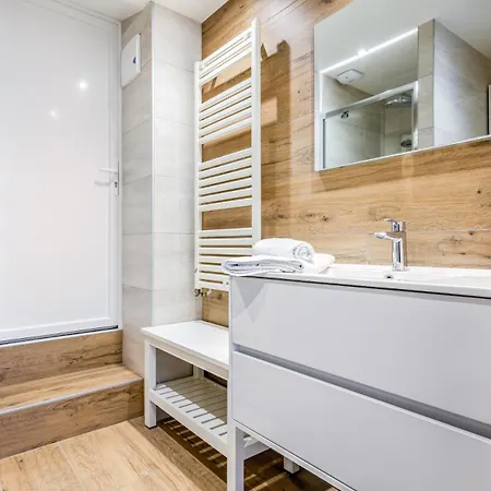 Apartment Avec Terrasse Et Acces Piscine Proche *